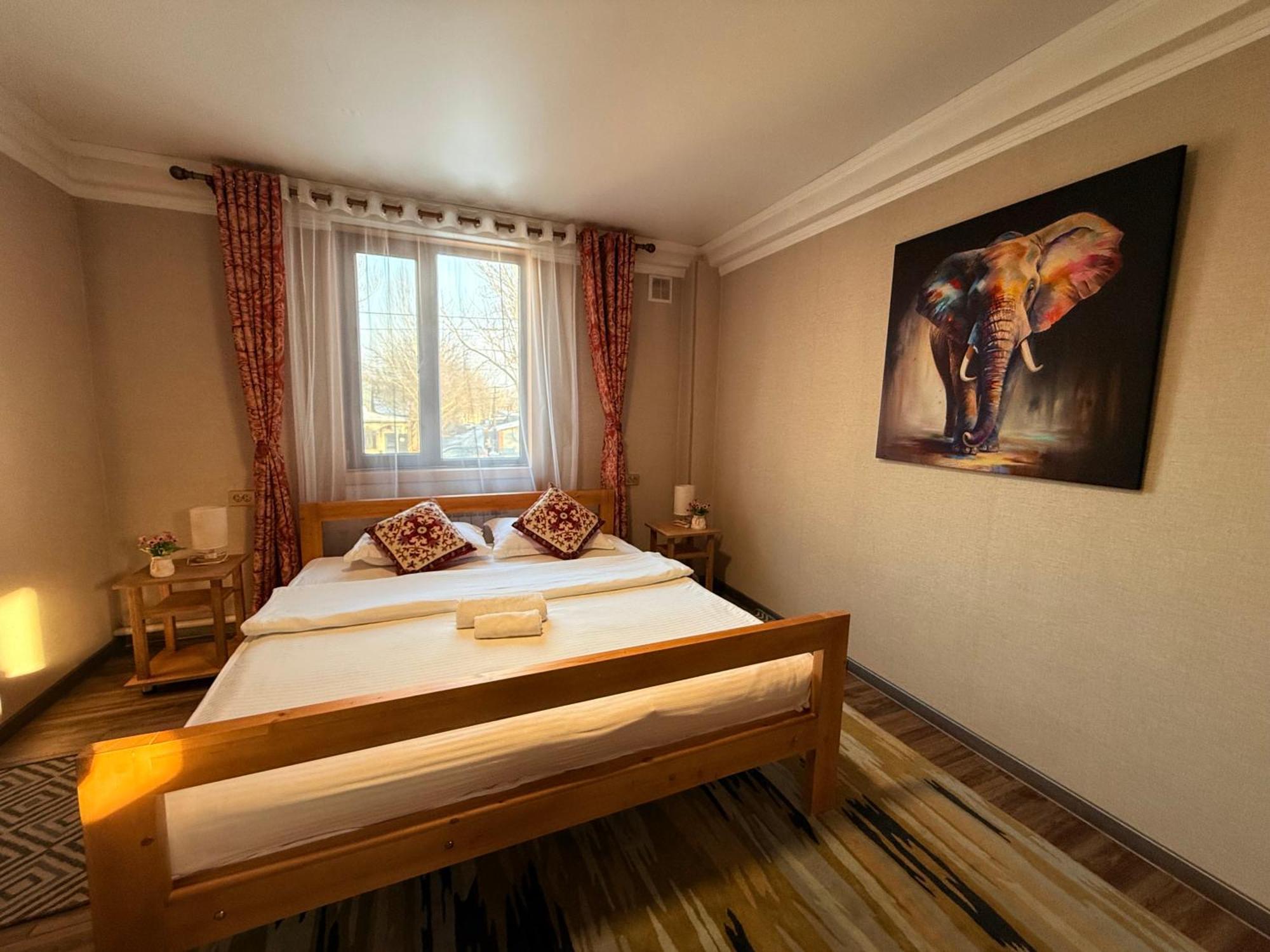 Salamat Hotel Biškek Exteriér fotografie